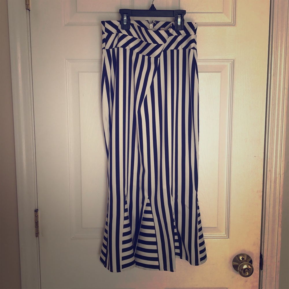 Pinned striped pencil skirt